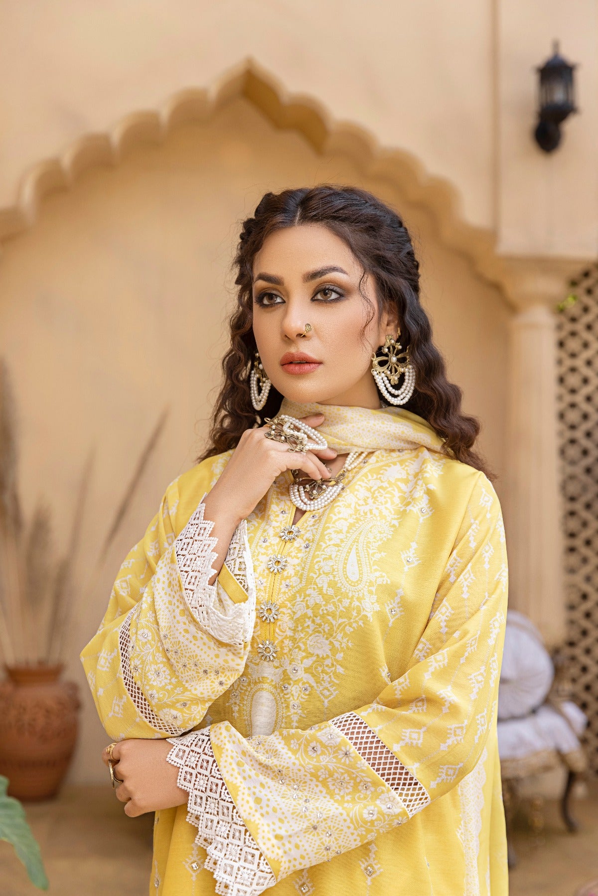 4406-Yellow Motia